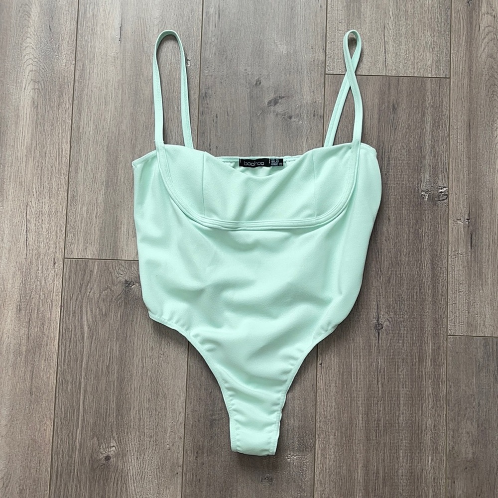 💚✨Boohoo Bodysuit✨💚